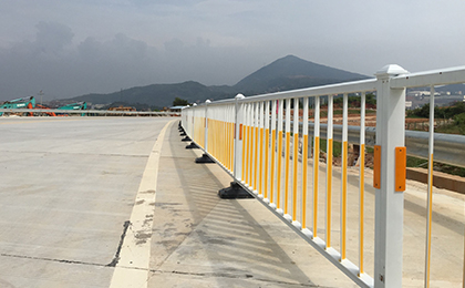 道路隔离护栏